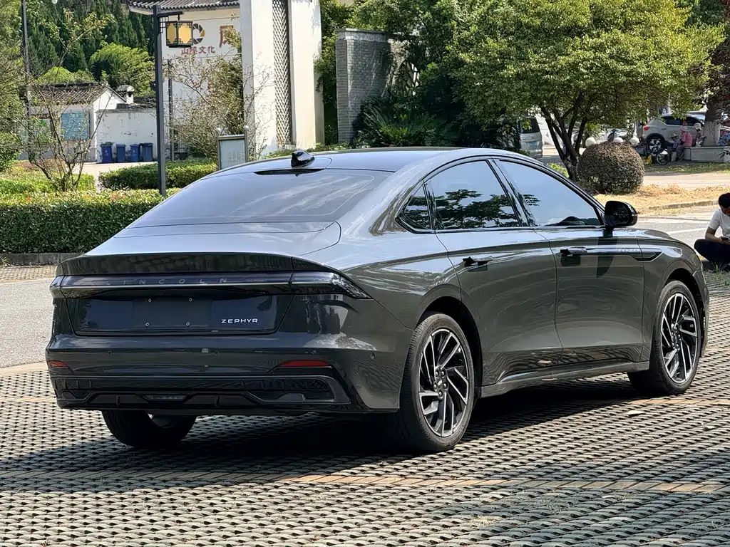 Lincoln Z — миниатюра 4