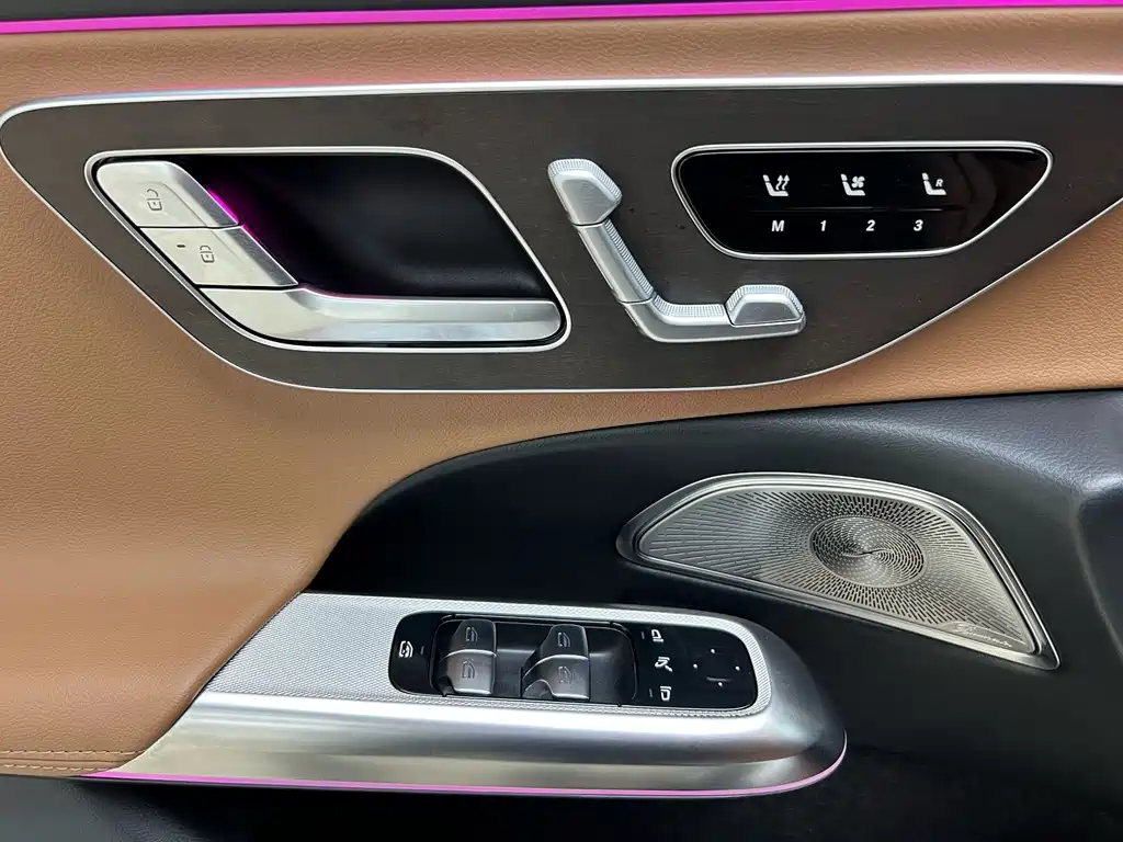 Mercedes-Benz E-Class — миниатюра 19