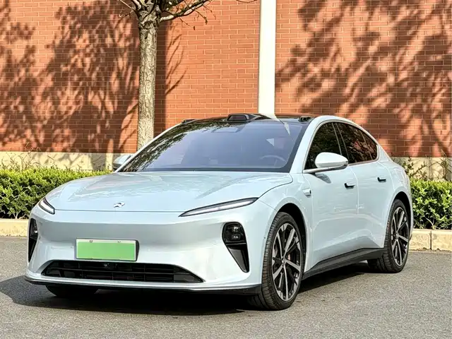 NIO ET5