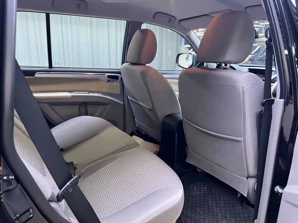 Mitsubishi Pajero Sport — миниатюра 15