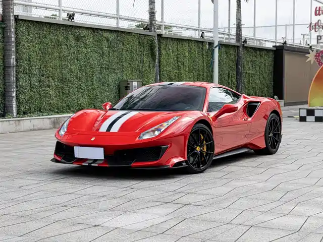 FERRARI 488