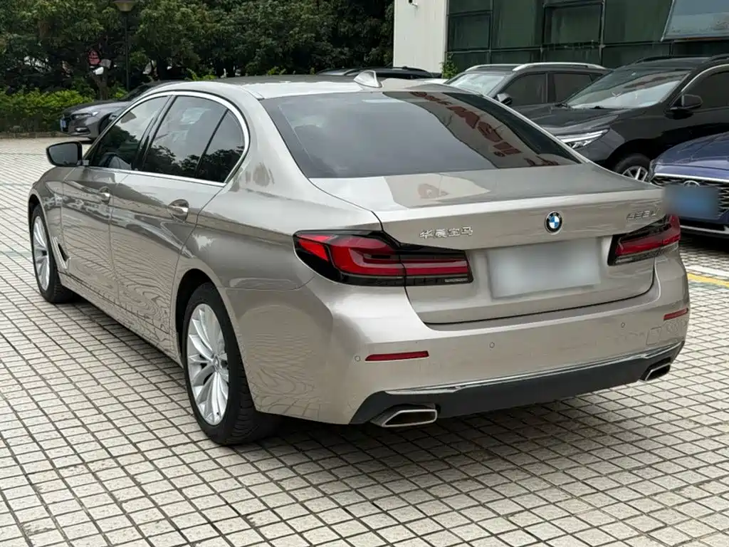 BMW 5 Series — миниатюра 25