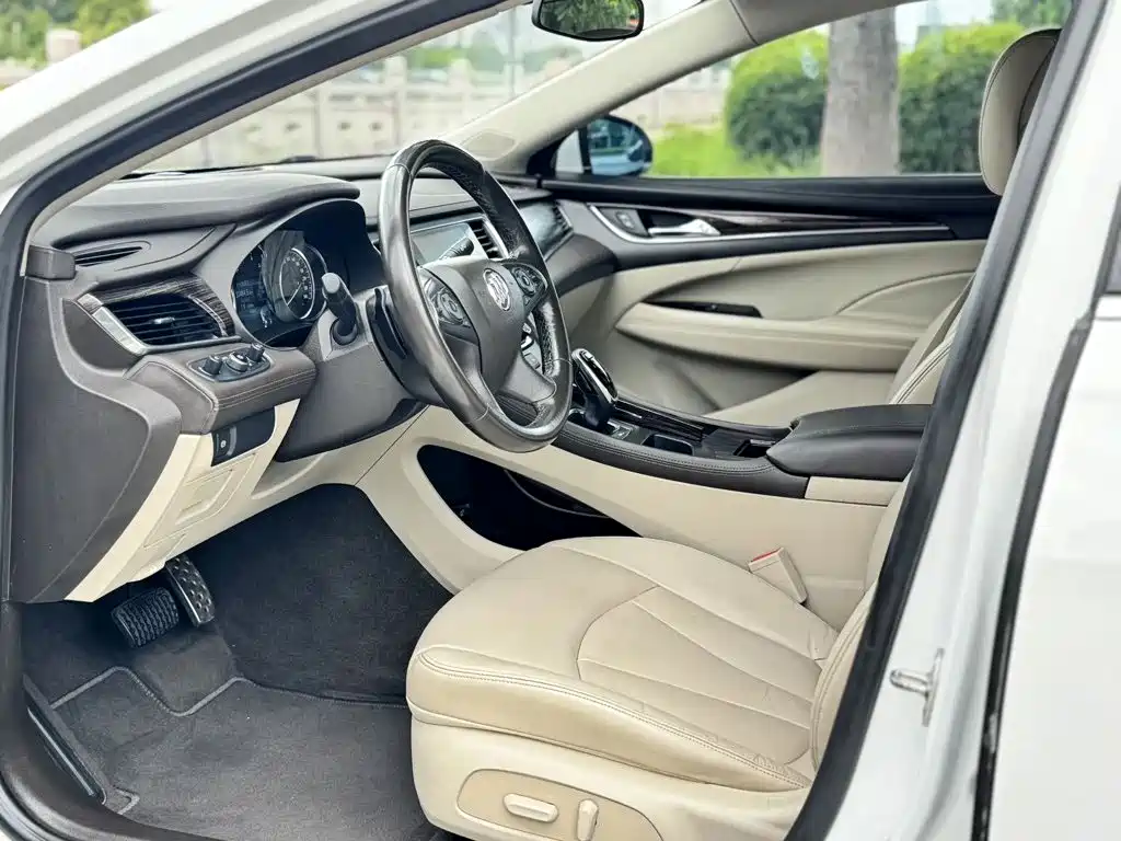 Buick LaCrosse — миниатюра 7
