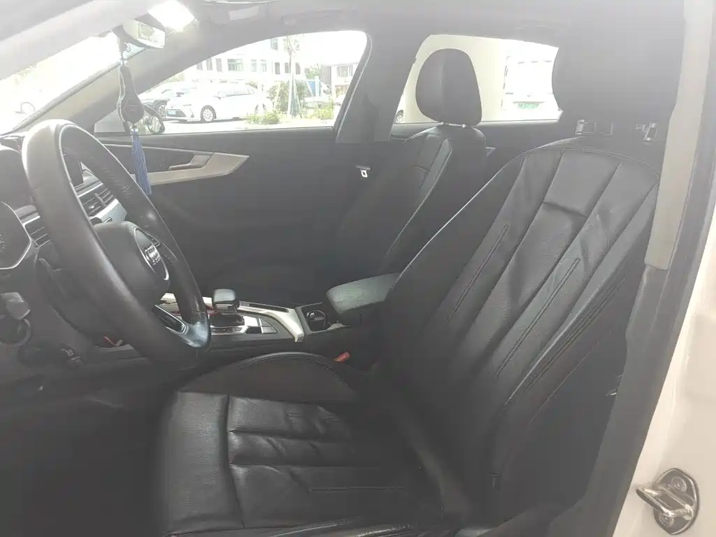 Audi A4L — миниатюра 8