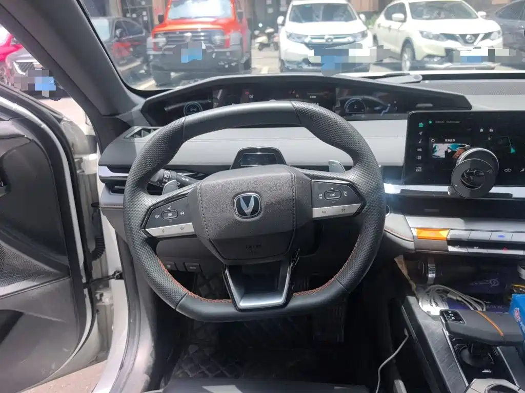 Changan UNI-V — миниатюра 3