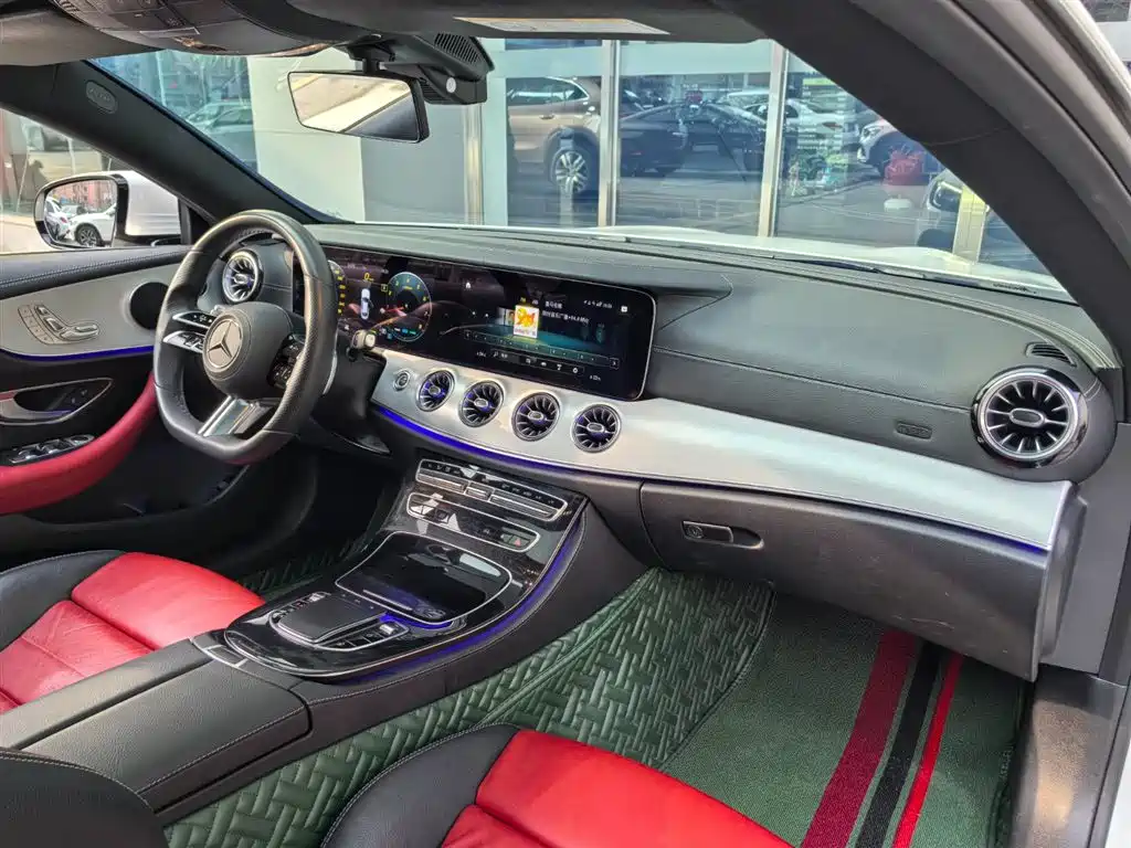 MERCEDES-BENZ E CLASS