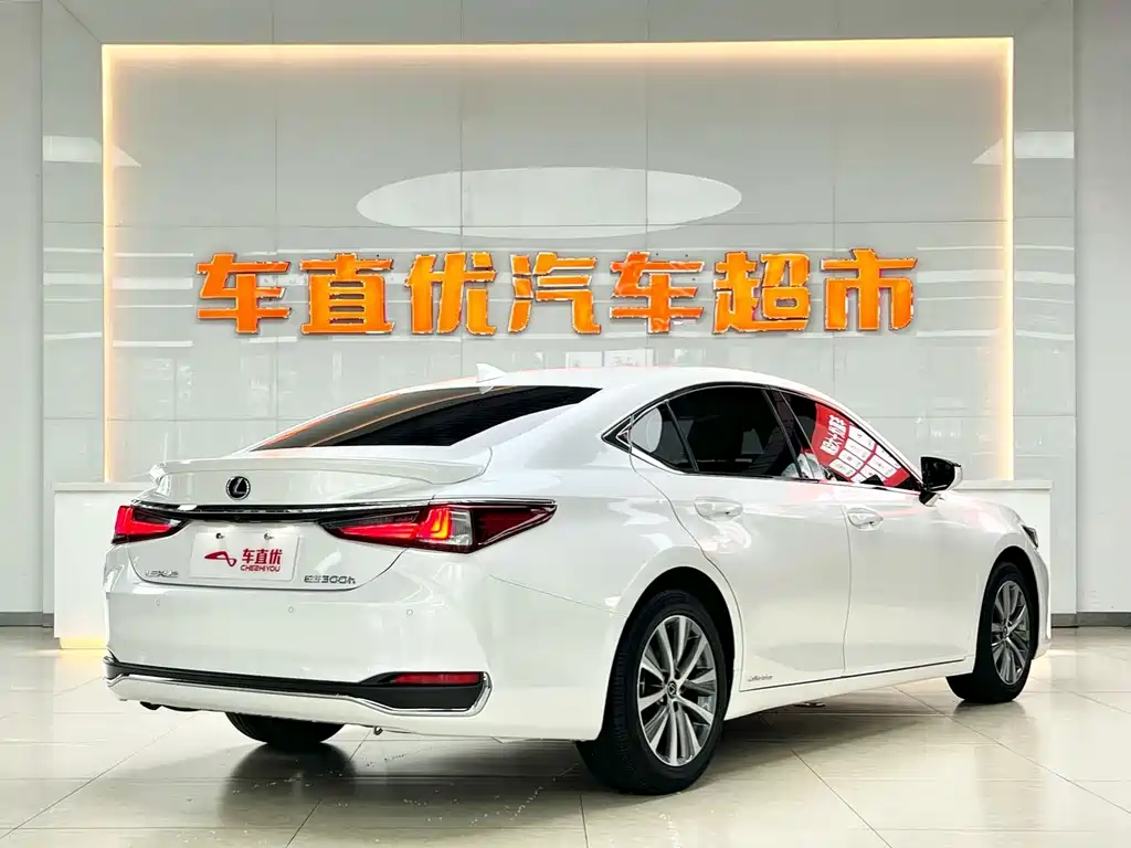 Lexus ES — миниатюра 5
