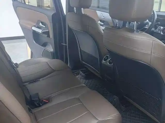 Mercedes-Benz GLB — миниатюра 13