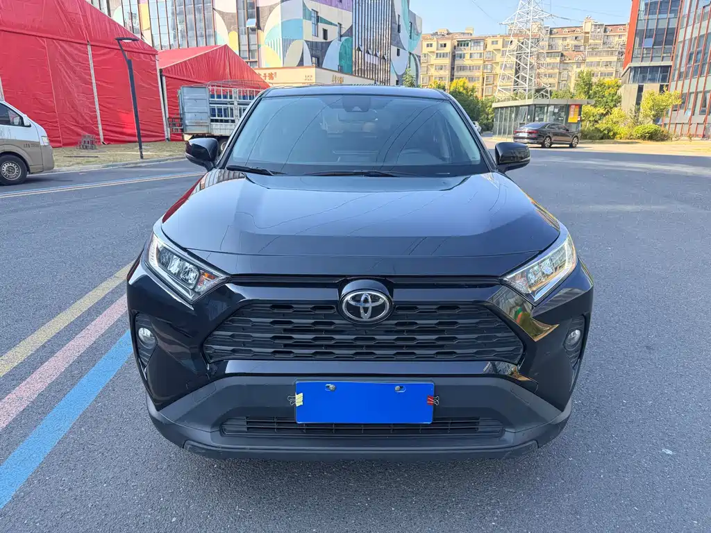 Toyota RAV4 — миниатюра 2