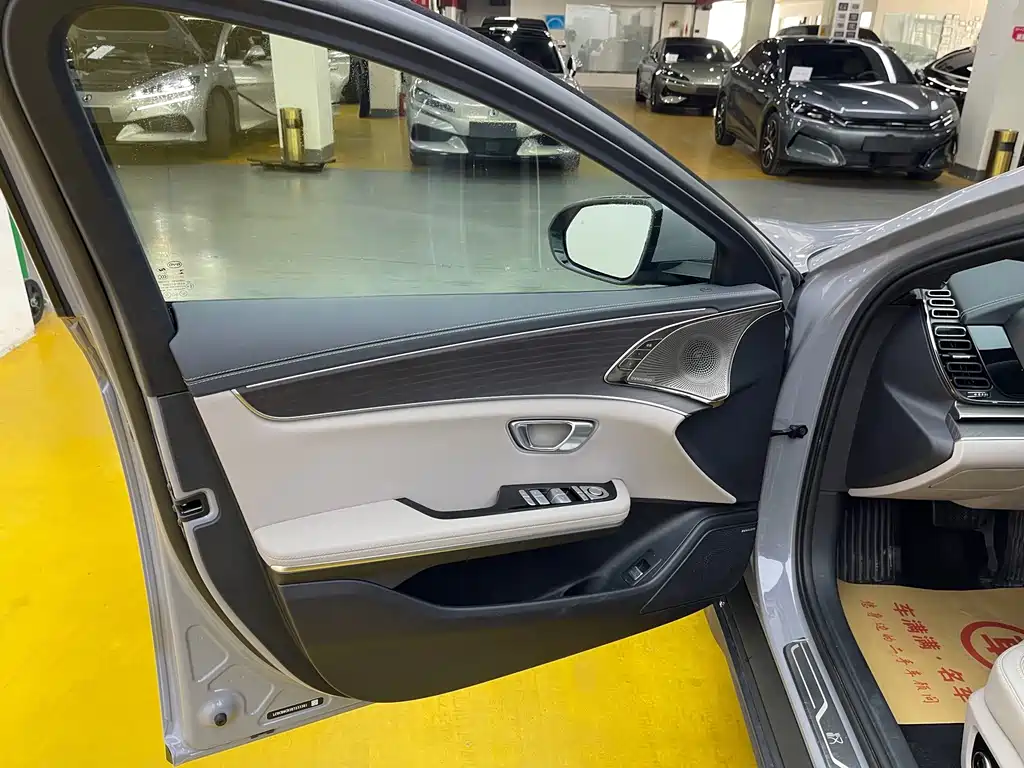 BYD Han — миниатюра 3