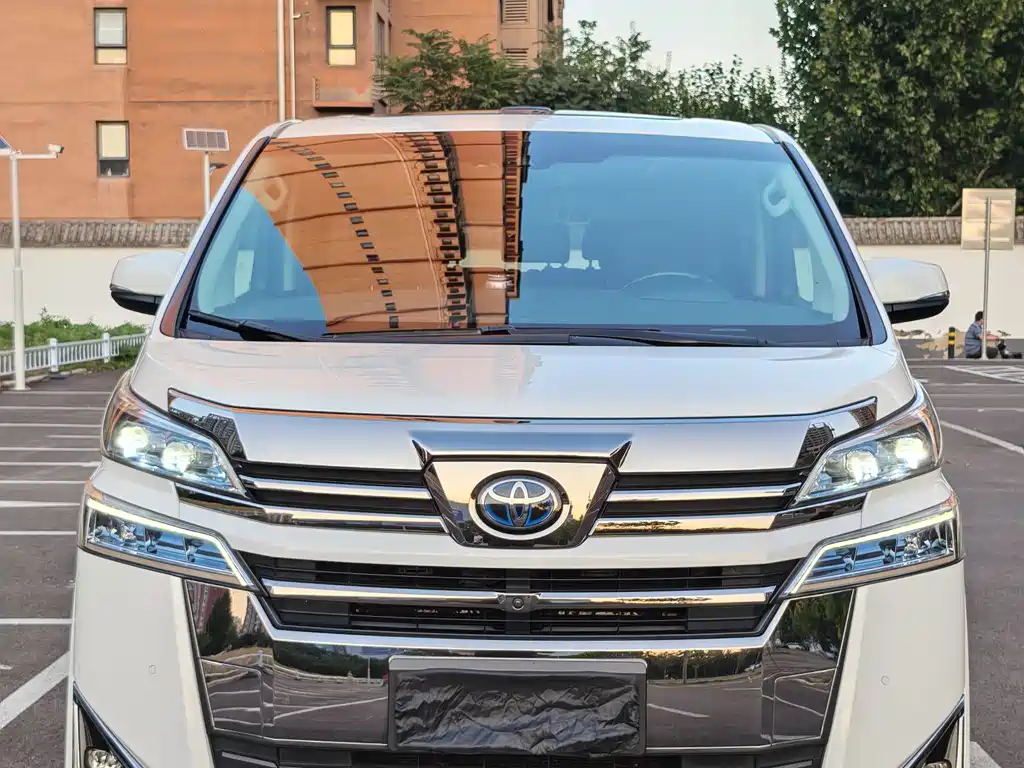 Toyota Vellfire — миниатюра 4