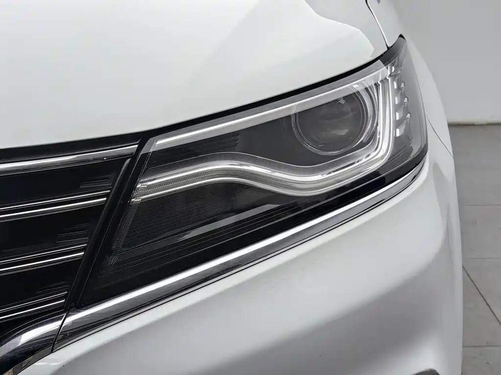 Roewe RX5 — миниатюра 7
