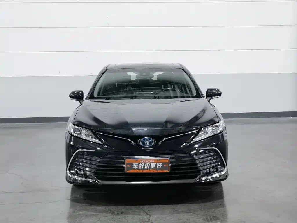 Toyota Camry — миниатюра 3