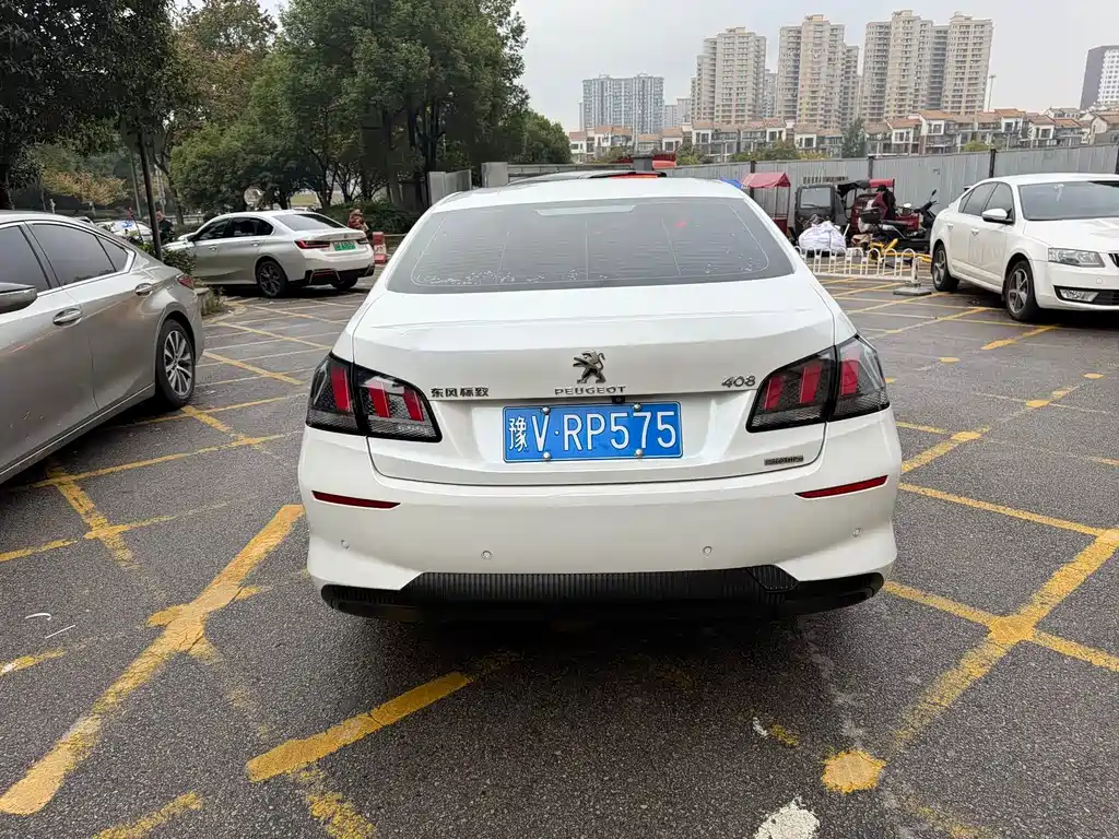 PEUGEOT 408