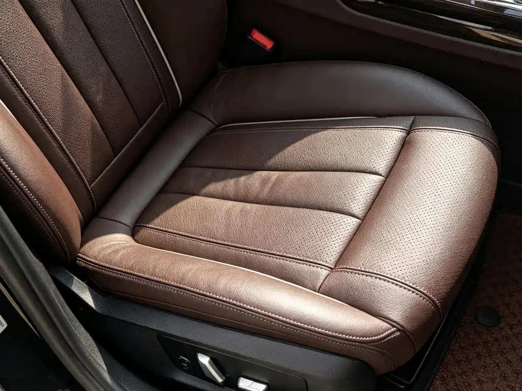 BMW 7 Series — миниатюра 13