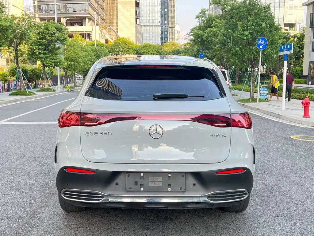 MERCEDES-BENZ EQE SUV
