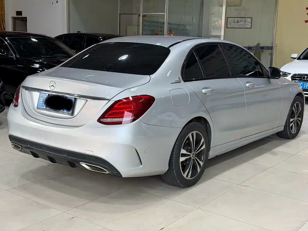 Mercedes-Benz C-Class — миниатюра 7