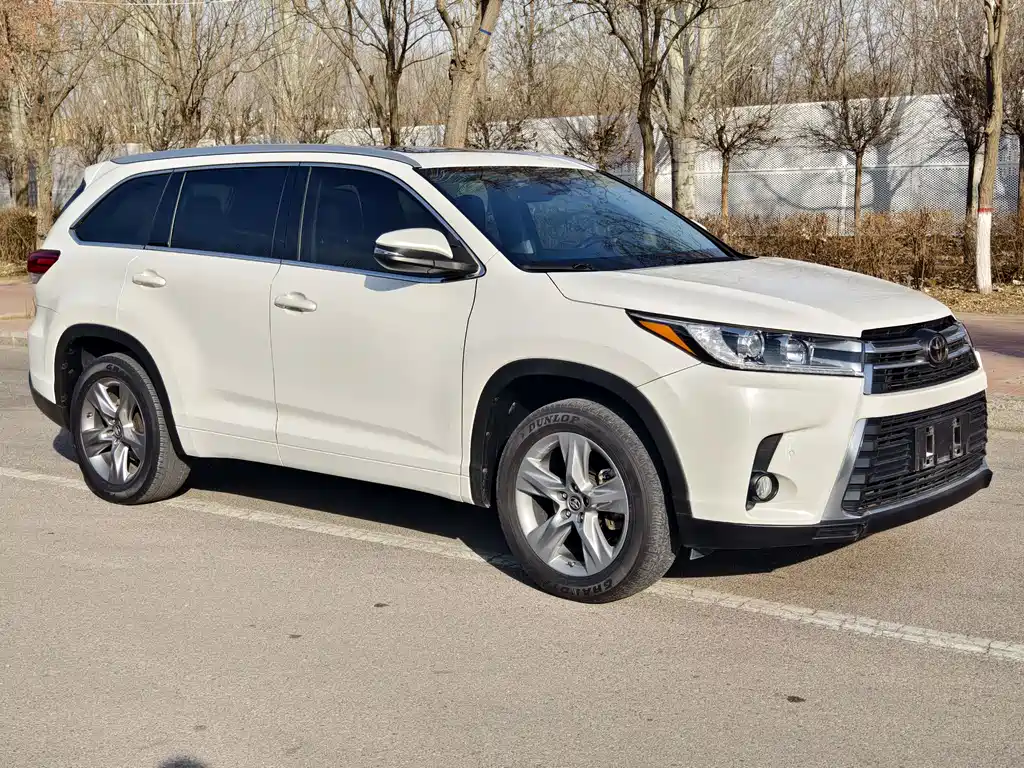 TOYOTA HIGHLANDER
