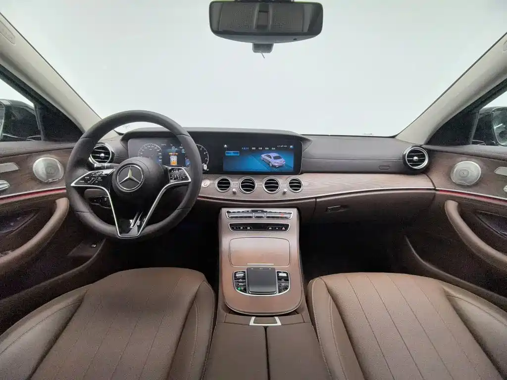 Mercedes-Benz E-Class — миниатюра 5