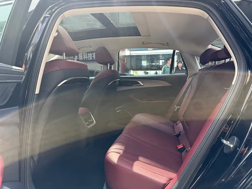 Hongqi Hongqi H5 — миниатюра 5