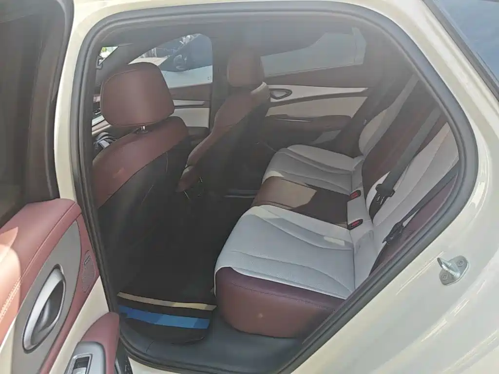BYD Seal 07 DM-i — миниатюра 17