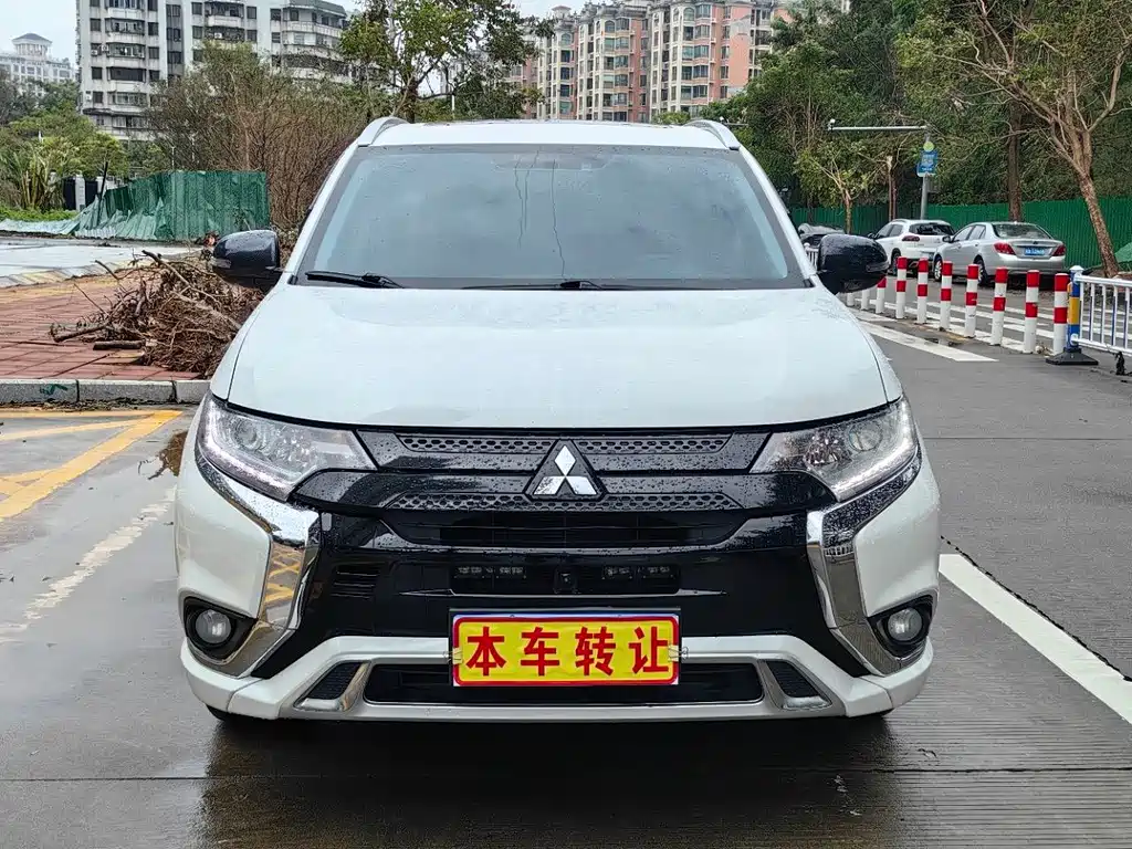 Mitsubishi Outlander — миниатюра 2