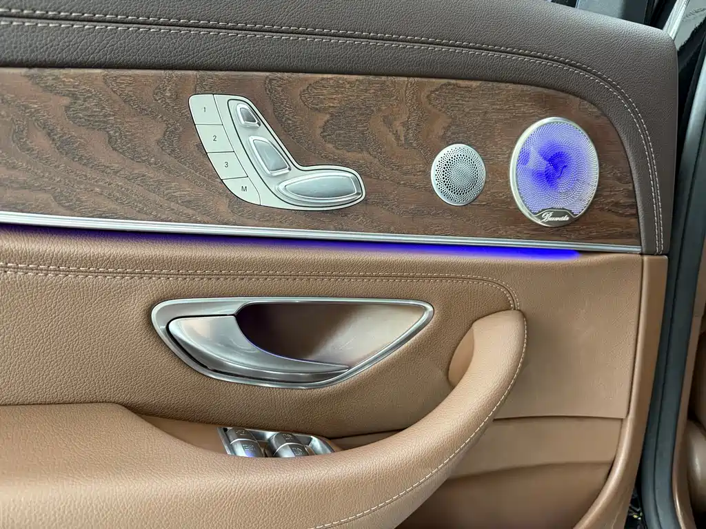 MERCEDES-BENZ E CLASS