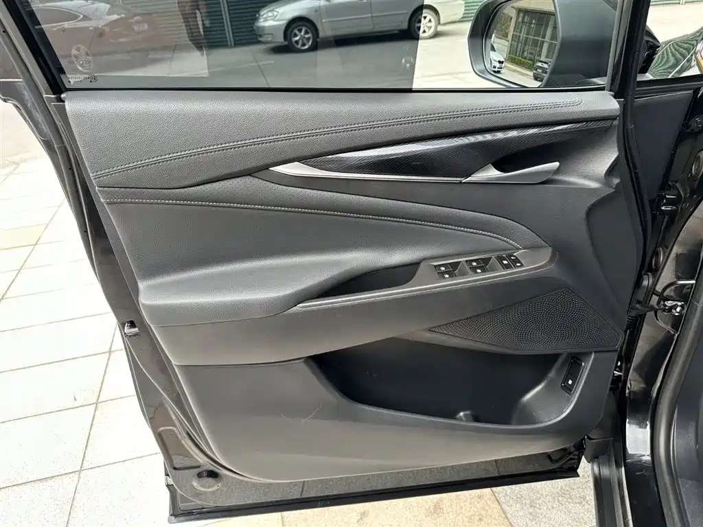 SAIC MAXUS CHASE G50