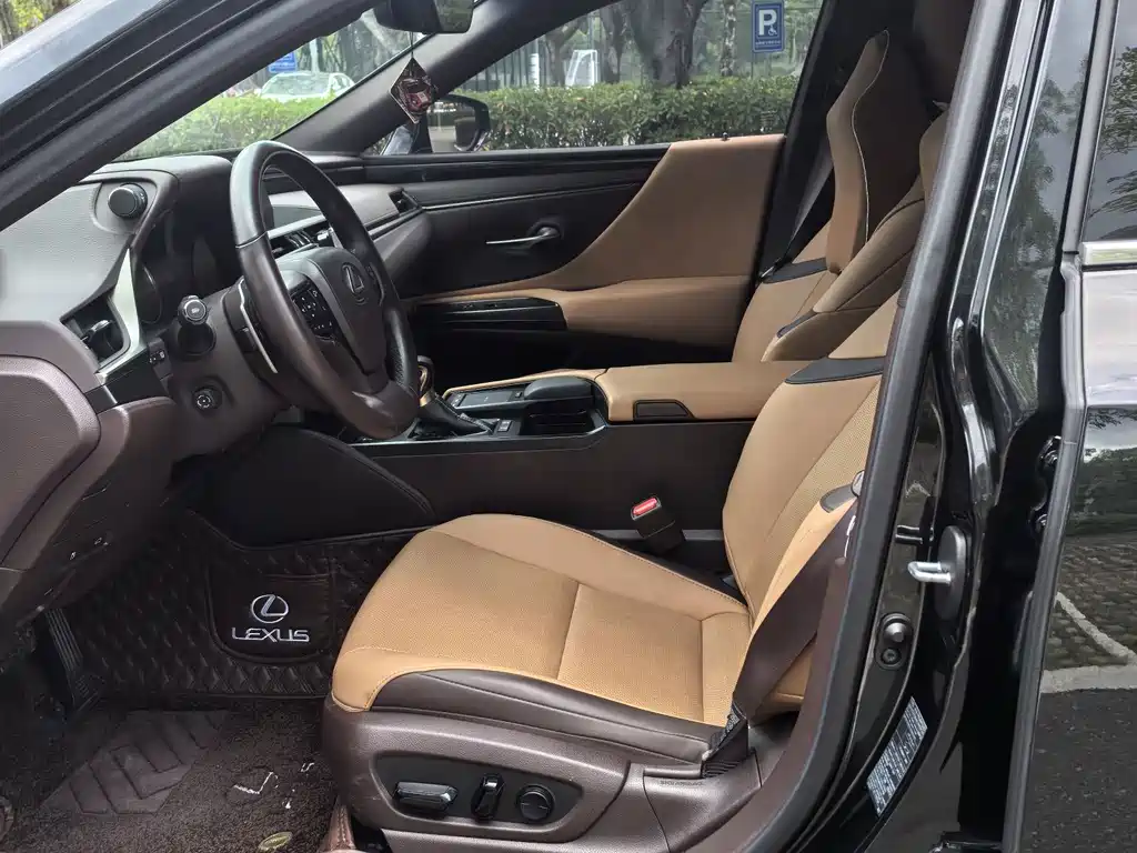 Lexus ES — миниатюра 11