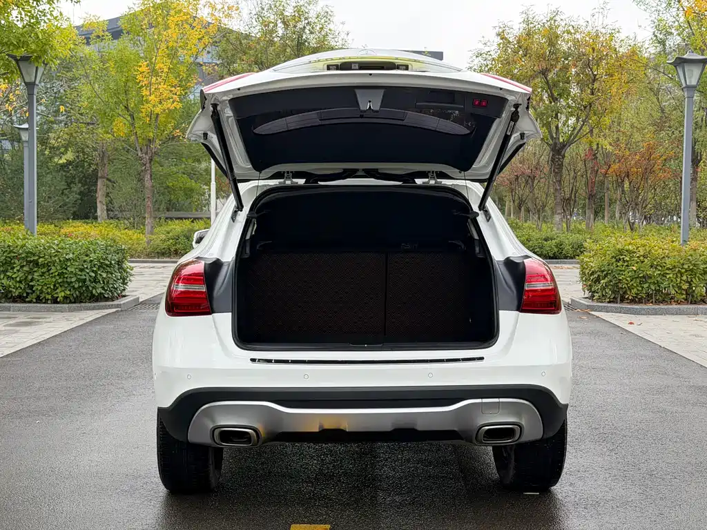 Mercedes-Benz GLA — миниатюра 16