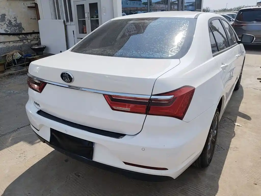 BYD Qin — миниатюра 7