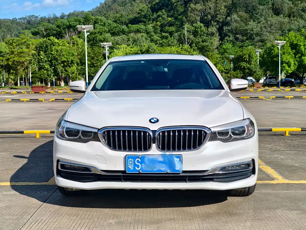 BMW 5 Series — миниатюра 2