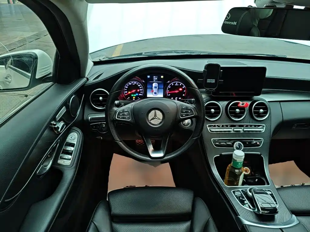 Mercedes-Benz C-Class — миниатюра 11