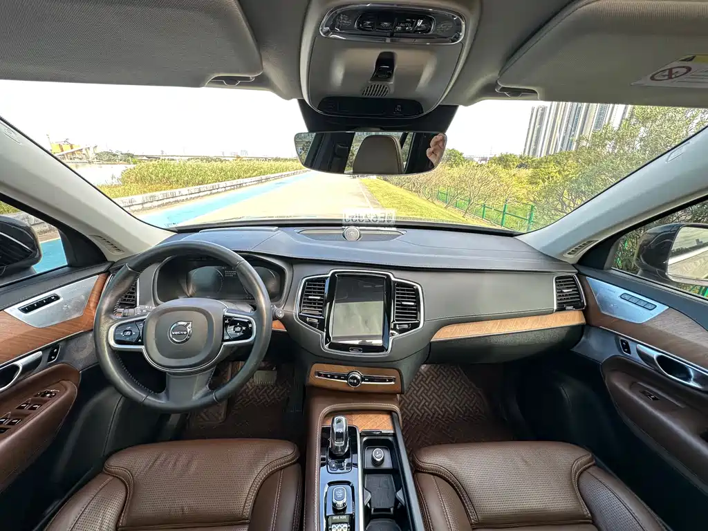 VOLVO XC90 PLUG IN HYBRID