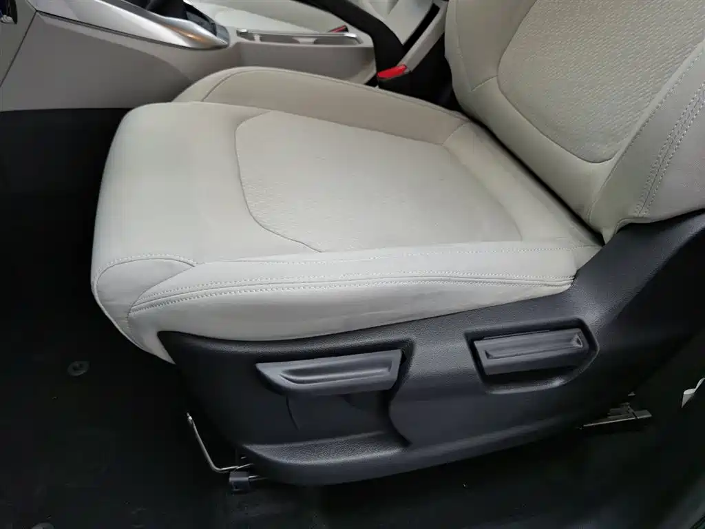 SAIC MAXUS CHASE G50