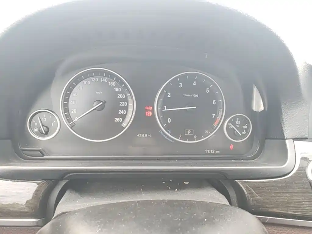 BMW 5 Series — миниатюра 4