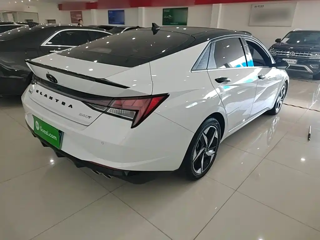 Hyundai Elantra — миниатюра 7