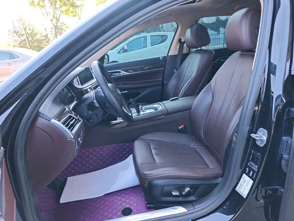 BMW 7 Series — миниатюра 15