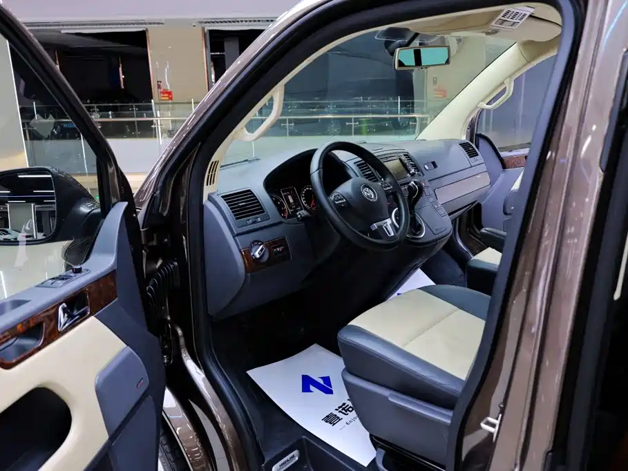 Volkswagen Multivan — миниатюра 16