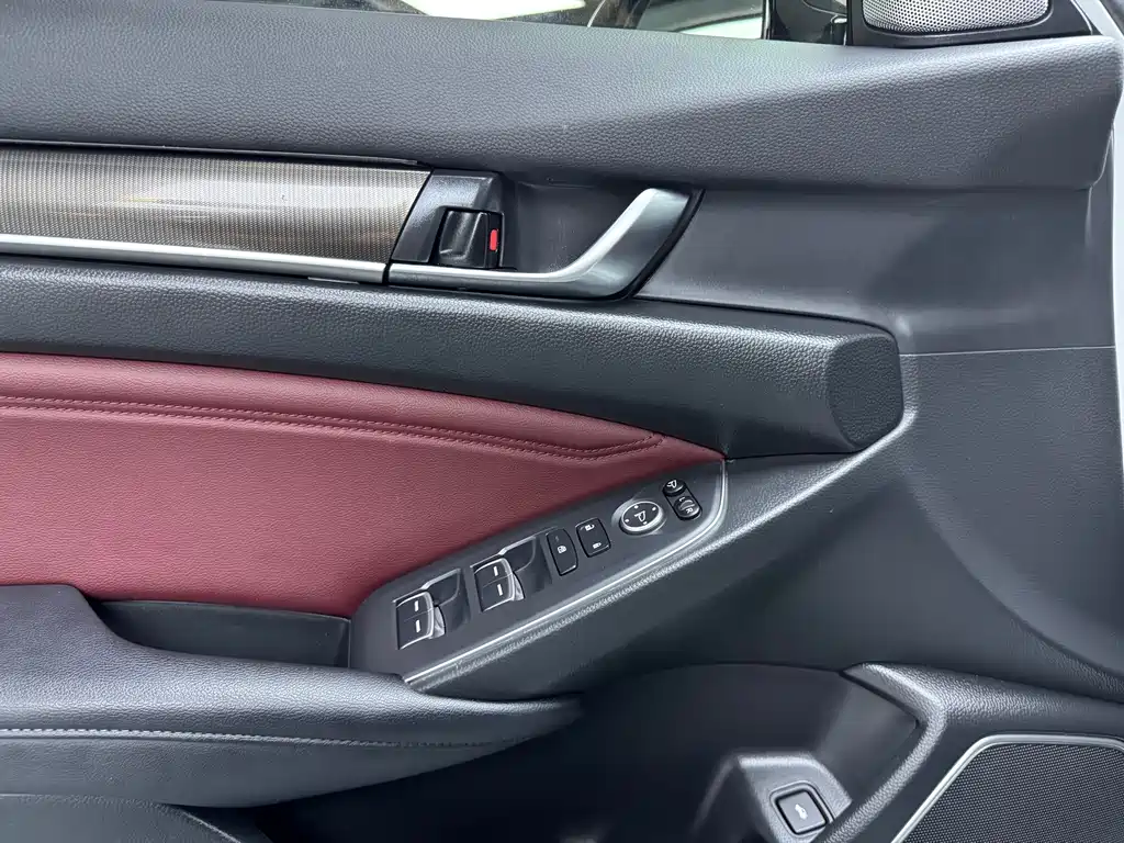 Honda Accord — миниатюра 11