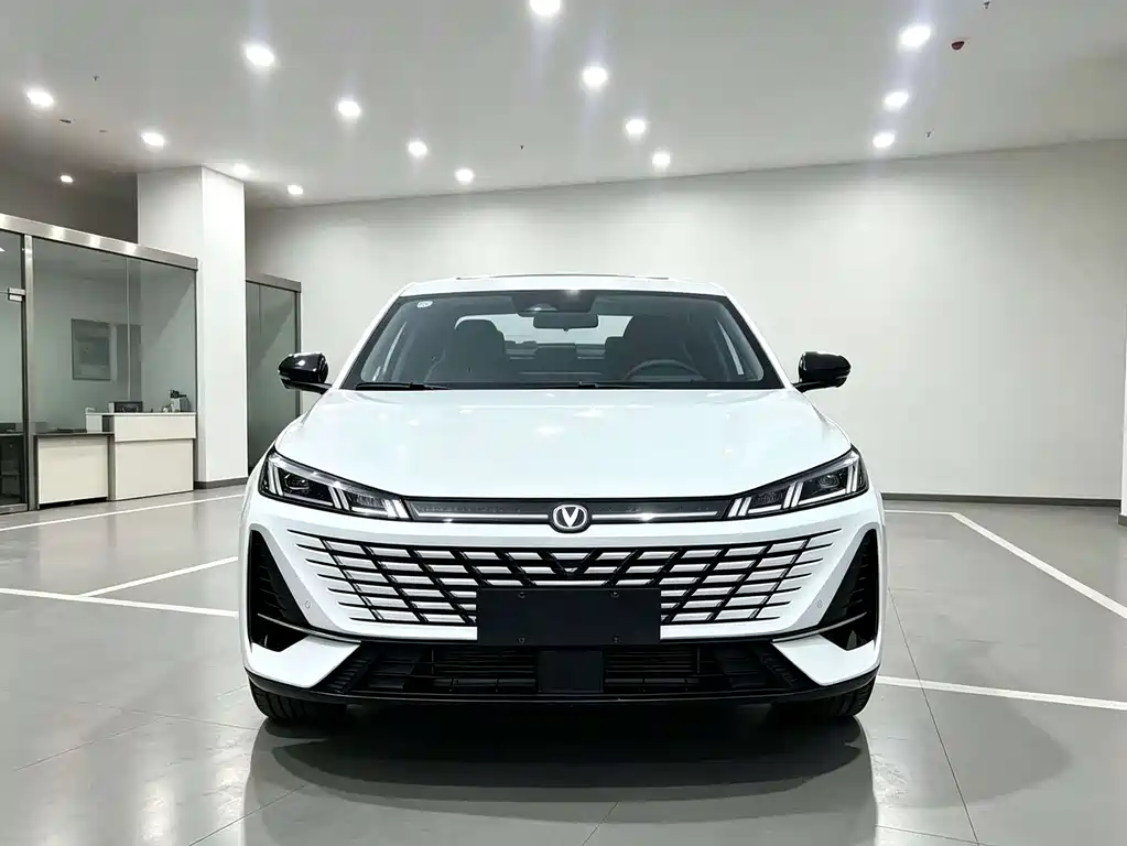 Changan Eado — миниатюра 2