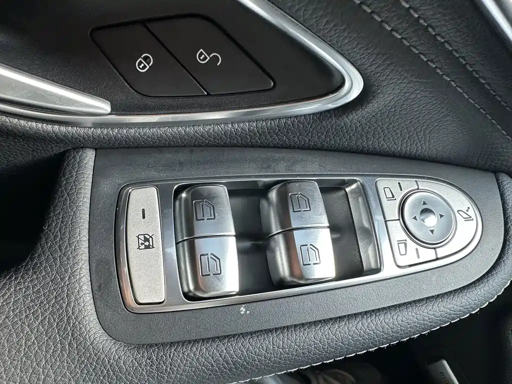 Mercedes-Benz C-Class — миниатюра 25