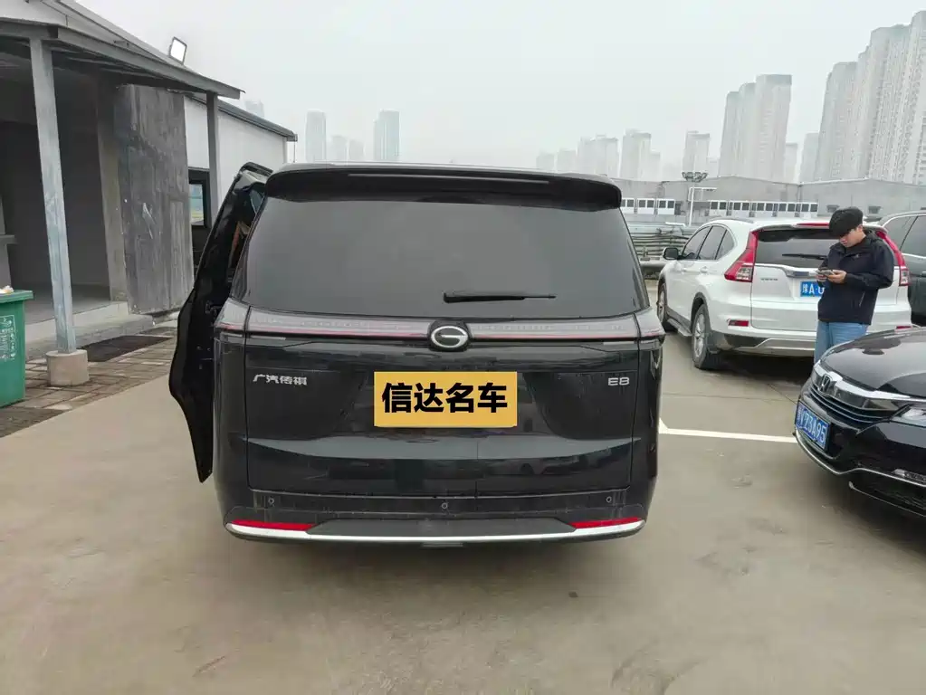 GAC Motor Trumpchi E8 PHEV — миниатюра 11