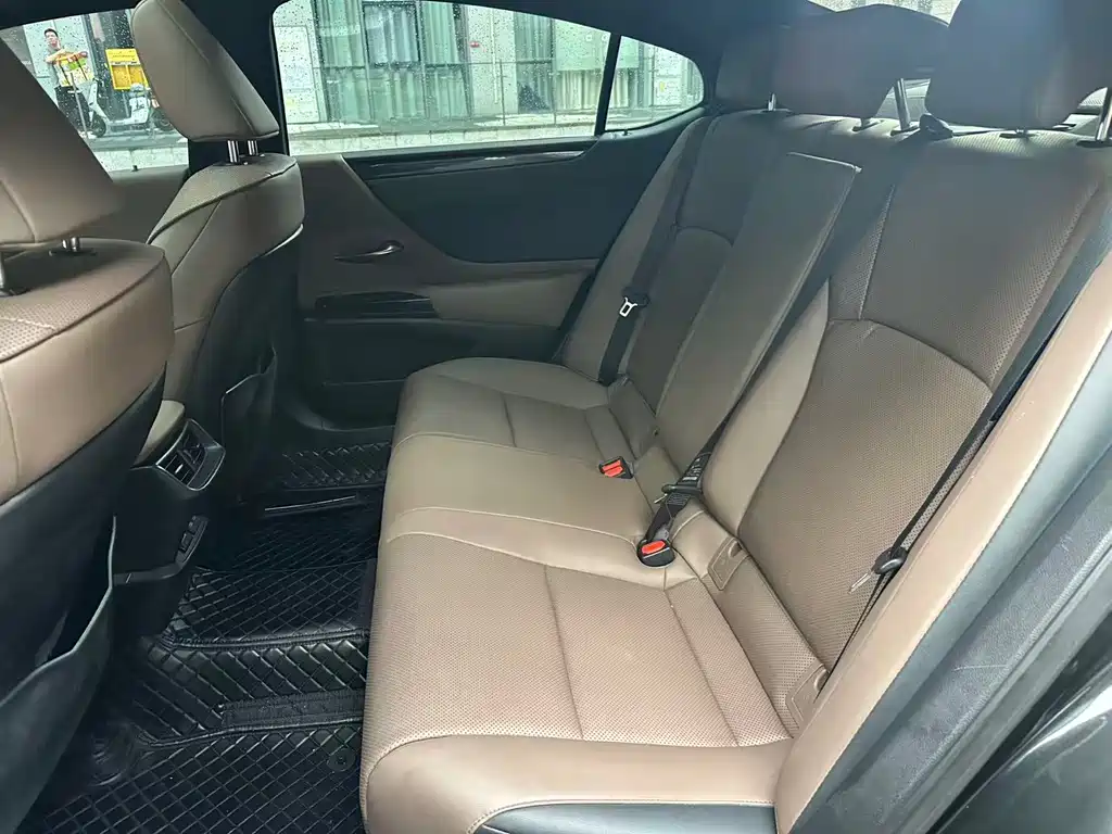 Lexus ES — миниатюра 7