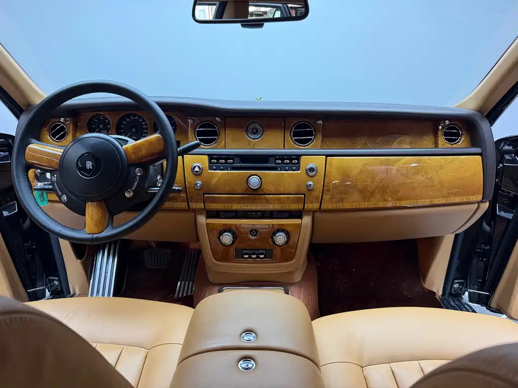 Rolls-Royce Phantom — миниатюра 4