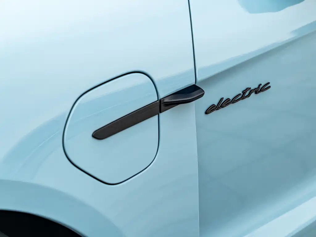 Porsche Taycan — миниатюра 9