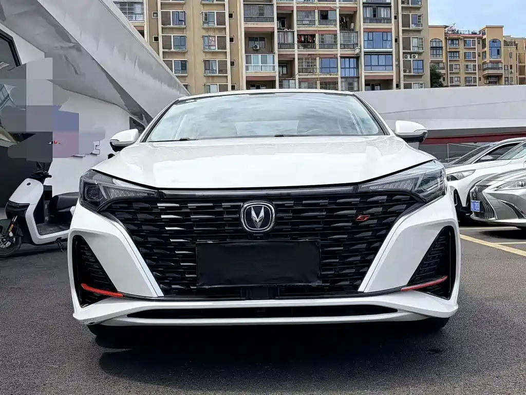 Changan Eado — миниатюра 2