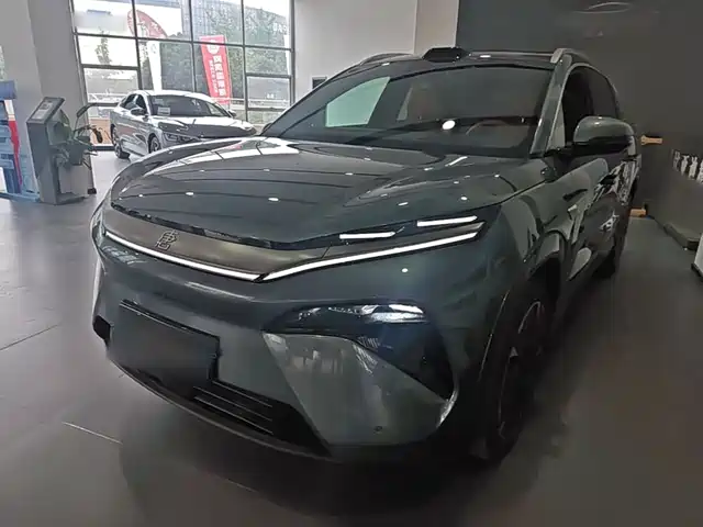2025 BYD Tang
