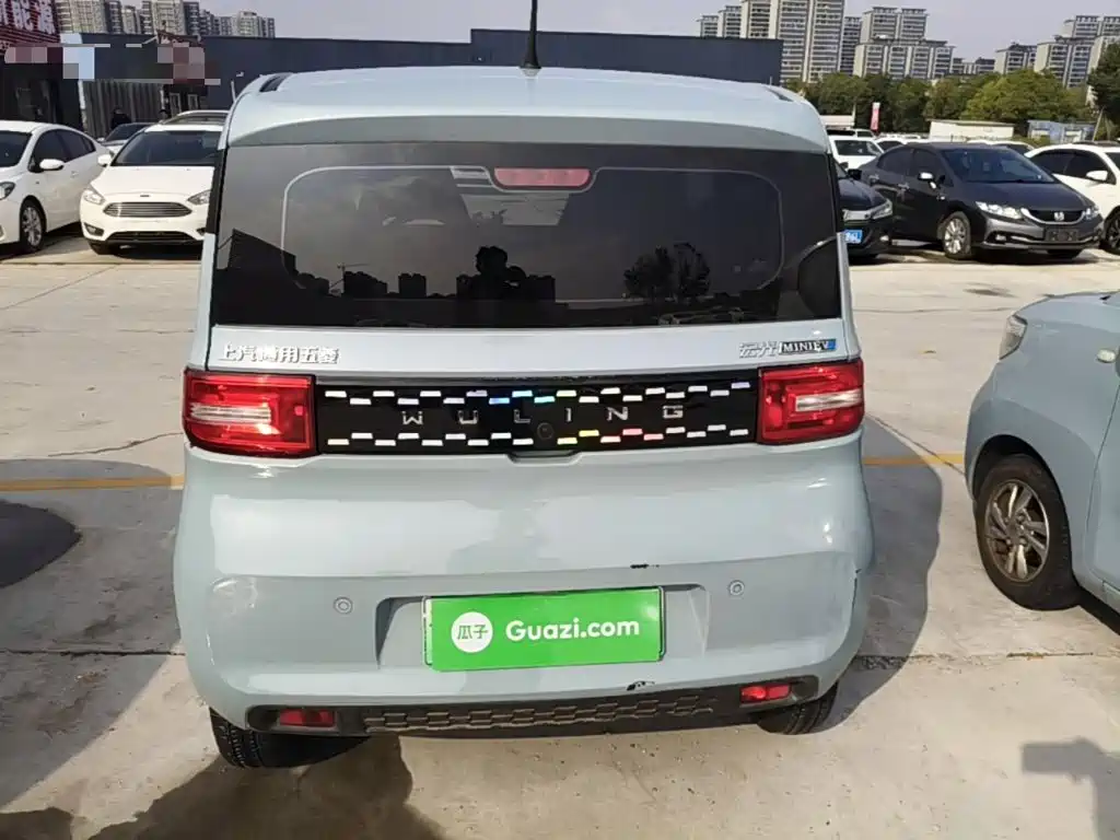 Wuling MINIEV — миниатюра 6
