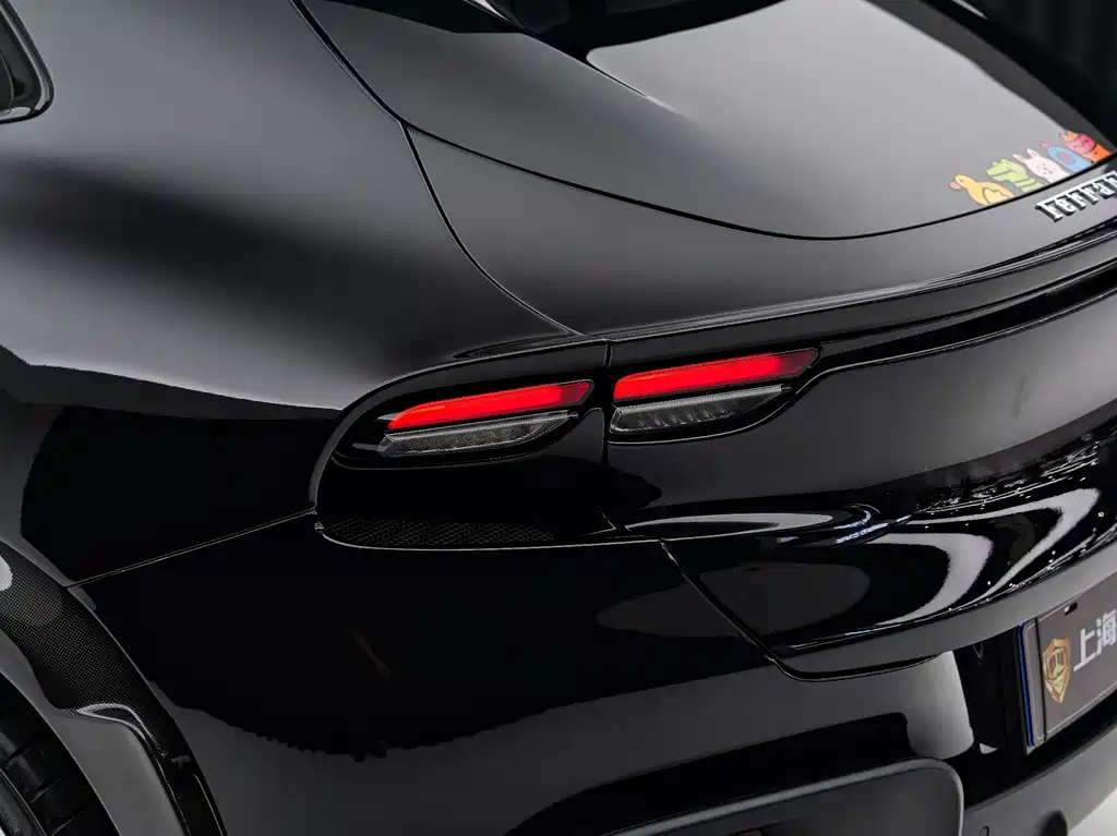 Ferrari Purosangue 2023 6.5L V12